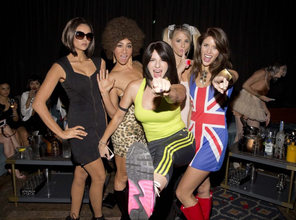 nina-dobrev-will-spice-up-your-life-in-this-slamming-90s-halloween-costume-687920